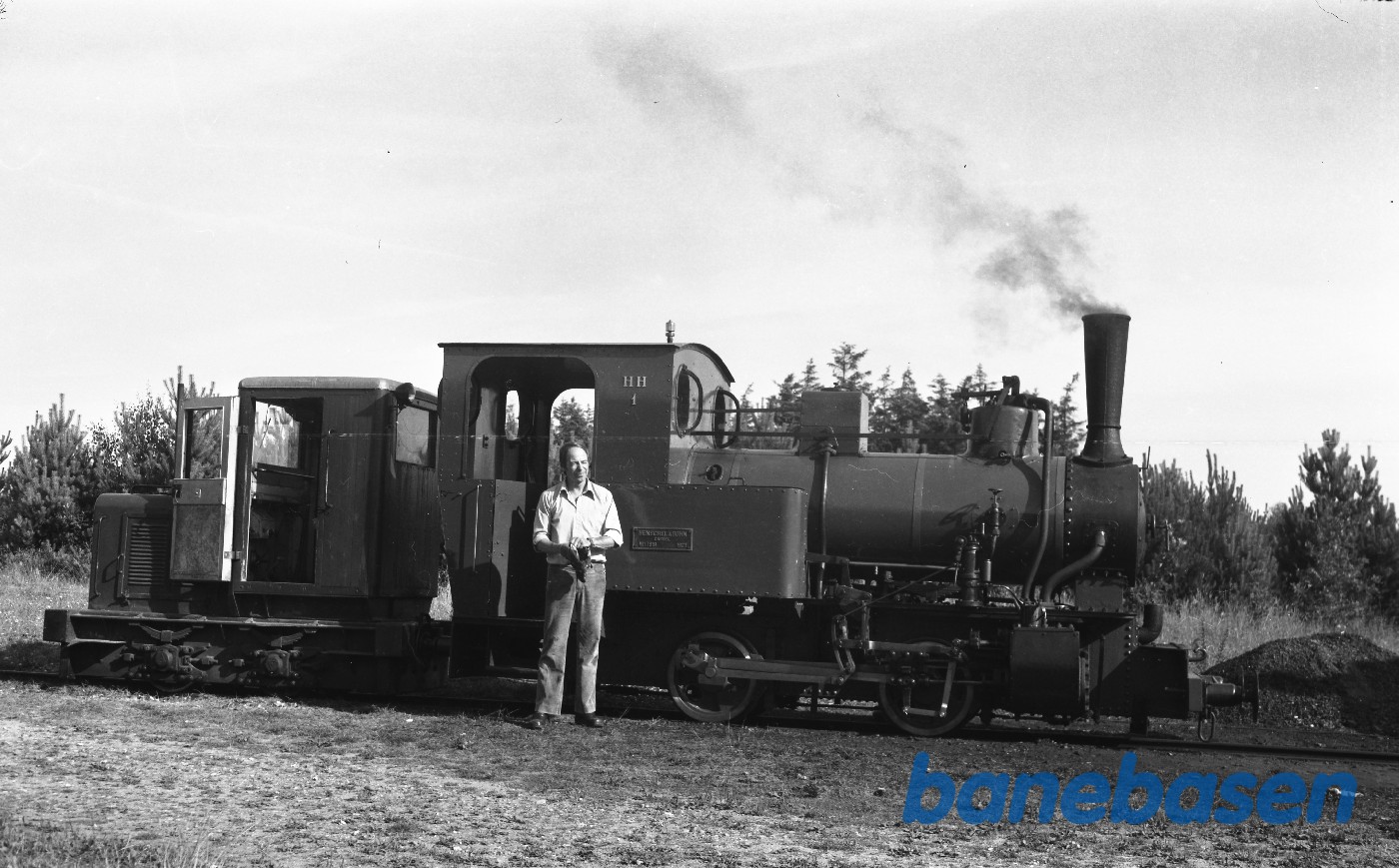 Damplokomotiv HH 1 + motorlok + Lars Andersen Damplokomotiv HH 1 + motorlok + Lars Andersen