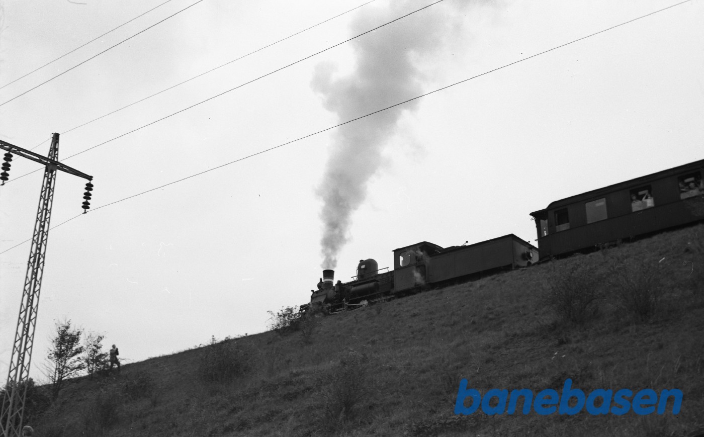 Damplokomotiv K 582 med DJK-særtog på Storstrømsbroen Damplokomotiv K 582 med DJK-særtog på Storstrømsbroen