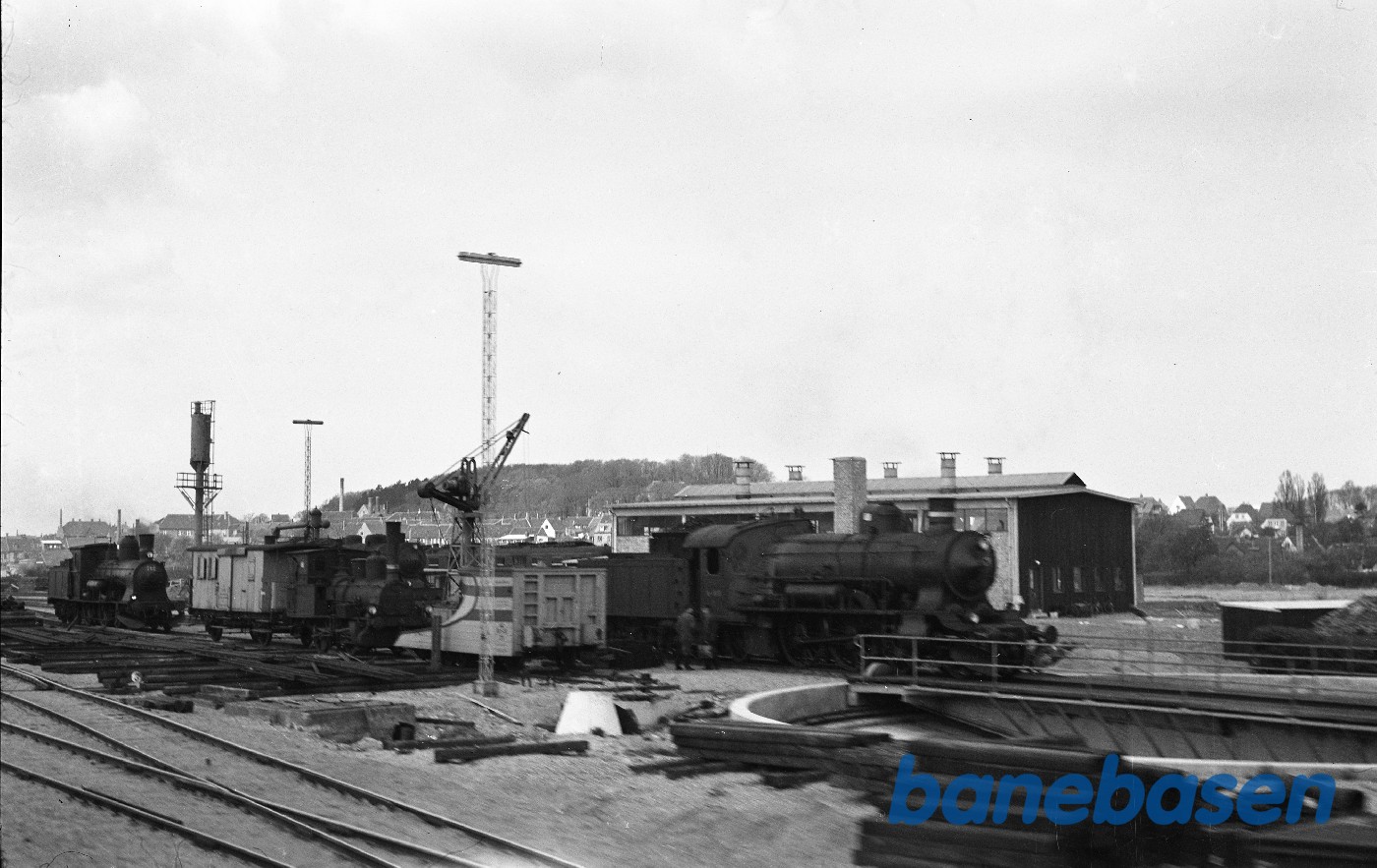 Maskindepot med bl.a. C 712, HS, P, og sneplov Maskindepot med bl.a. C 712, HS, P, og sneplov