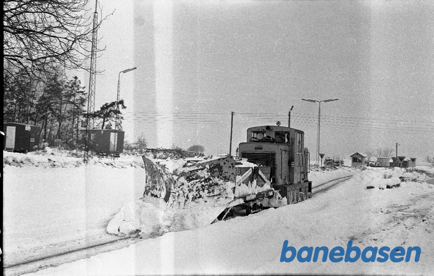 Diesellokomotiv E 2 med sneplov Diesellokomotiv E 2 med sneplov