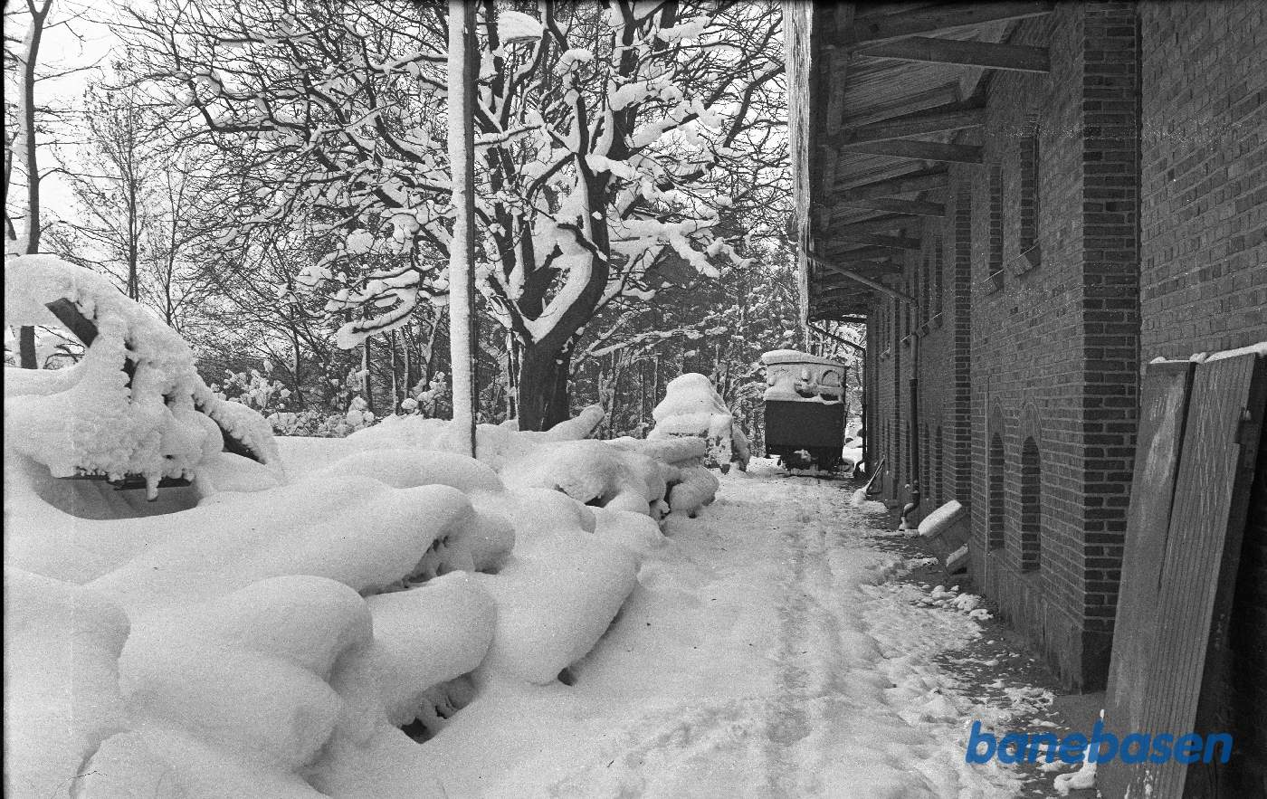 Areal ved remise efter snestorm