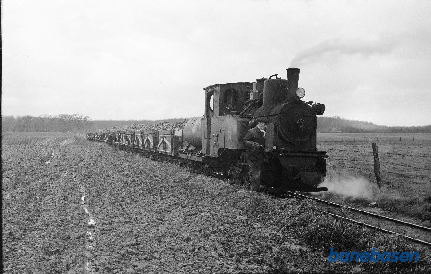 B 3 med tog på Søholt-linjen