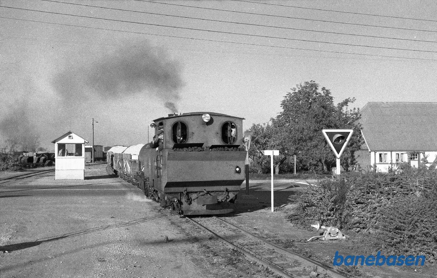 B 4 med tog med roeaffald B 4 med tog med roeaffald