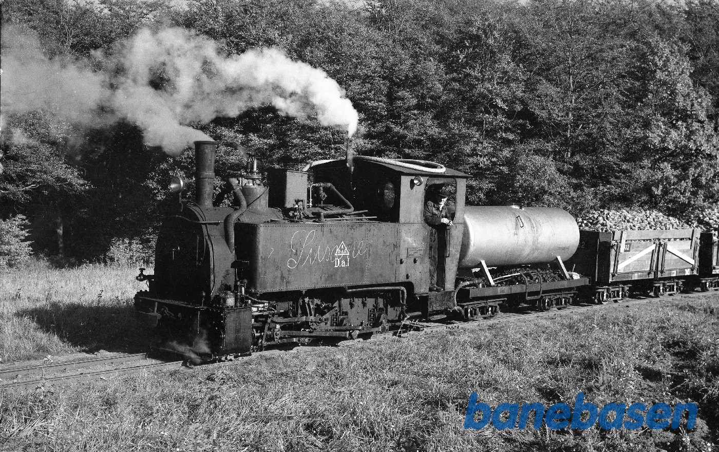 Da 1 med roetog venter på indkørsel til Sakskøbing fra syd Da 1 med roetog venter på indkørsel til Sakskøbing fra syd