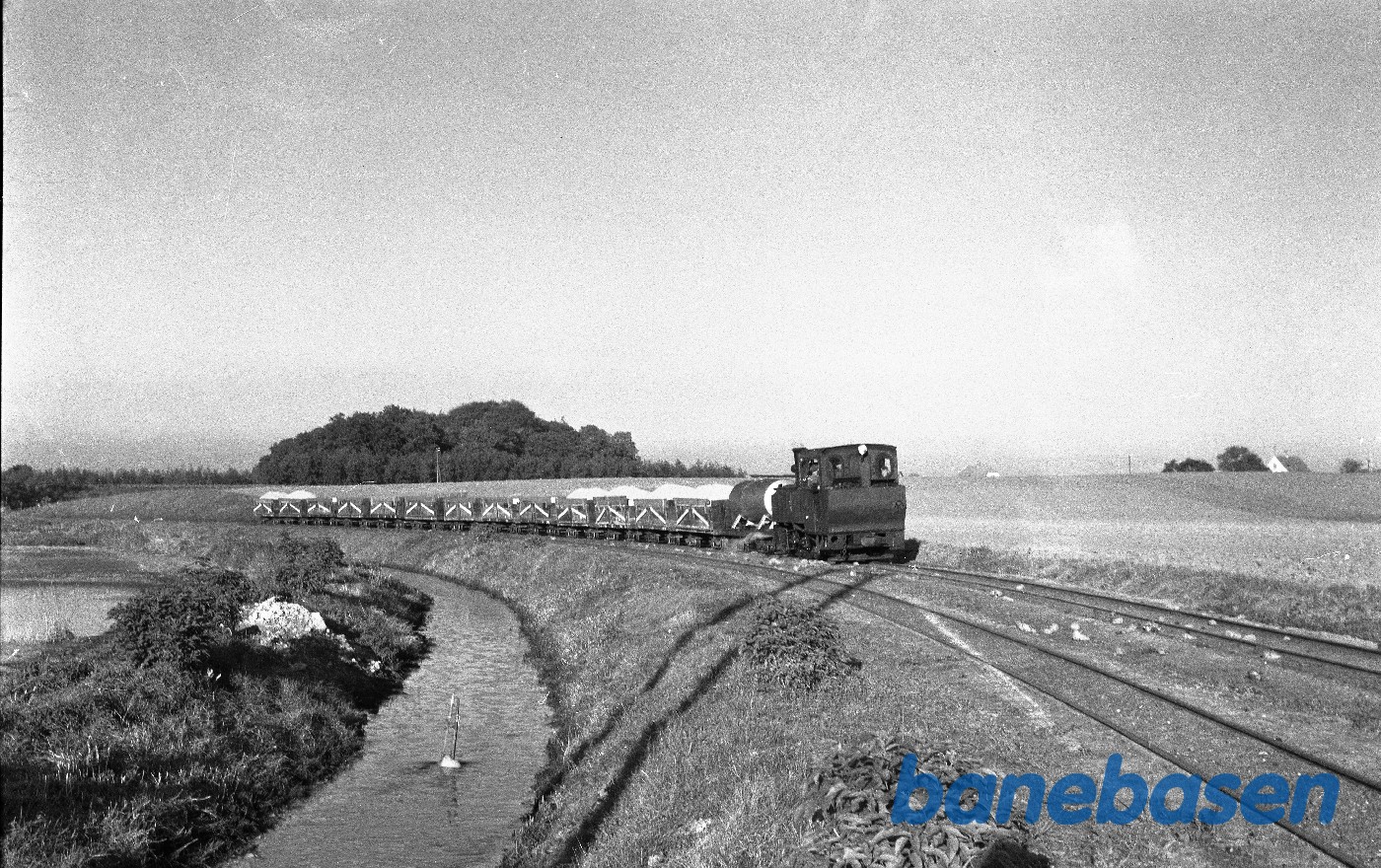 B 2 med tog med roeaffald B 2 med tog med roeaffald