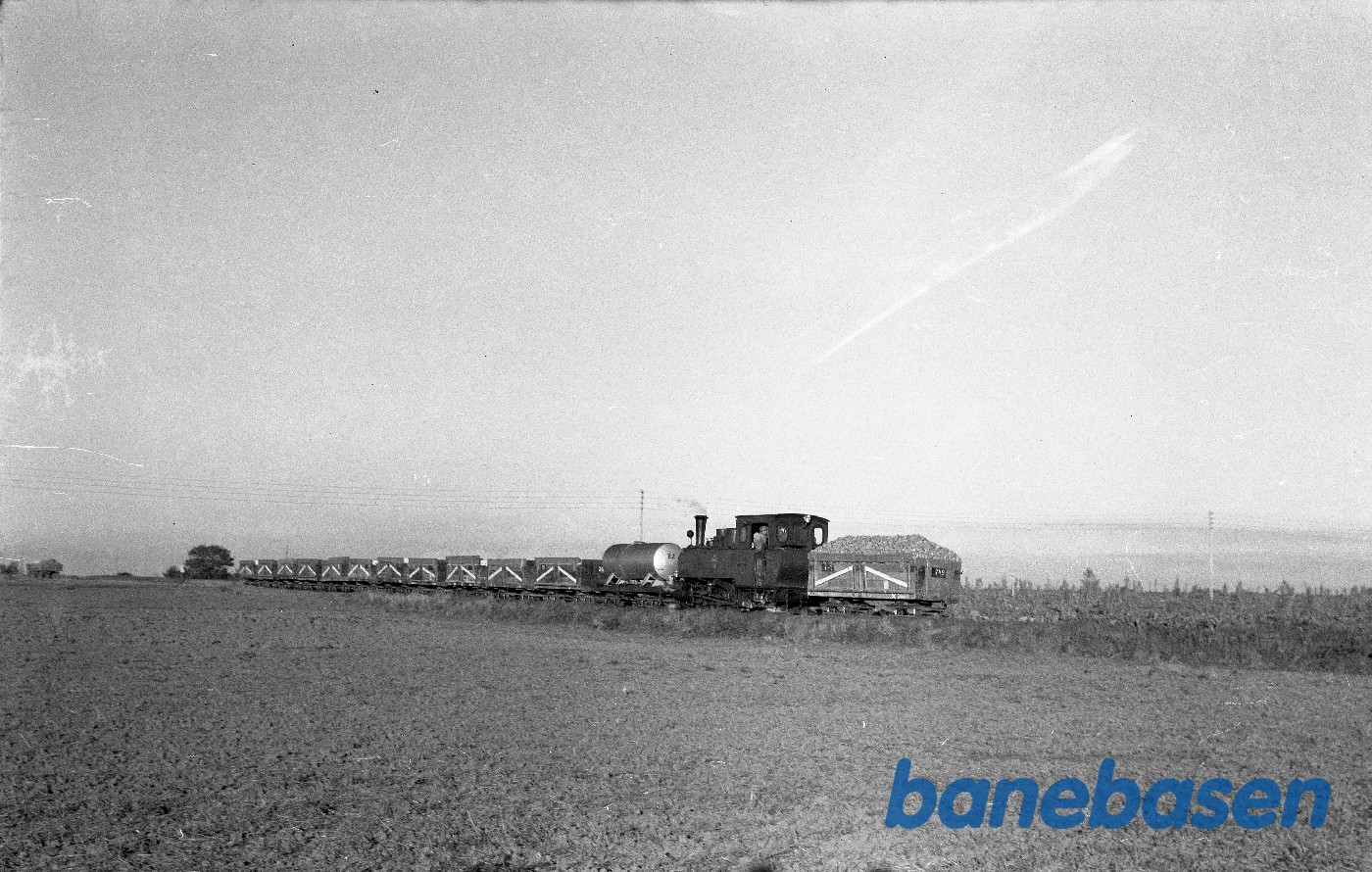 B 2 med vogne på begge ender af lokomotiv B 2 med vogne på begge ender af lokomotiv