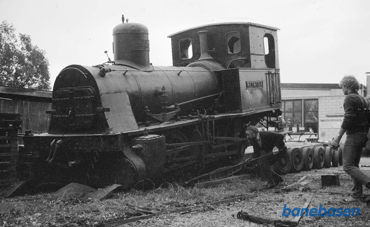 HS 368 "GUNGNER" på vognbjørn