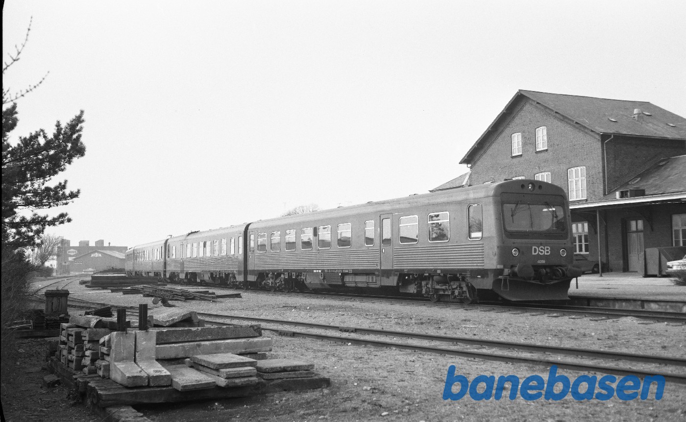 MR/D 4059-4259 + yderligere 2 MR-sæt MR/D 4059-4259 + yderligere 2 MR-sæt