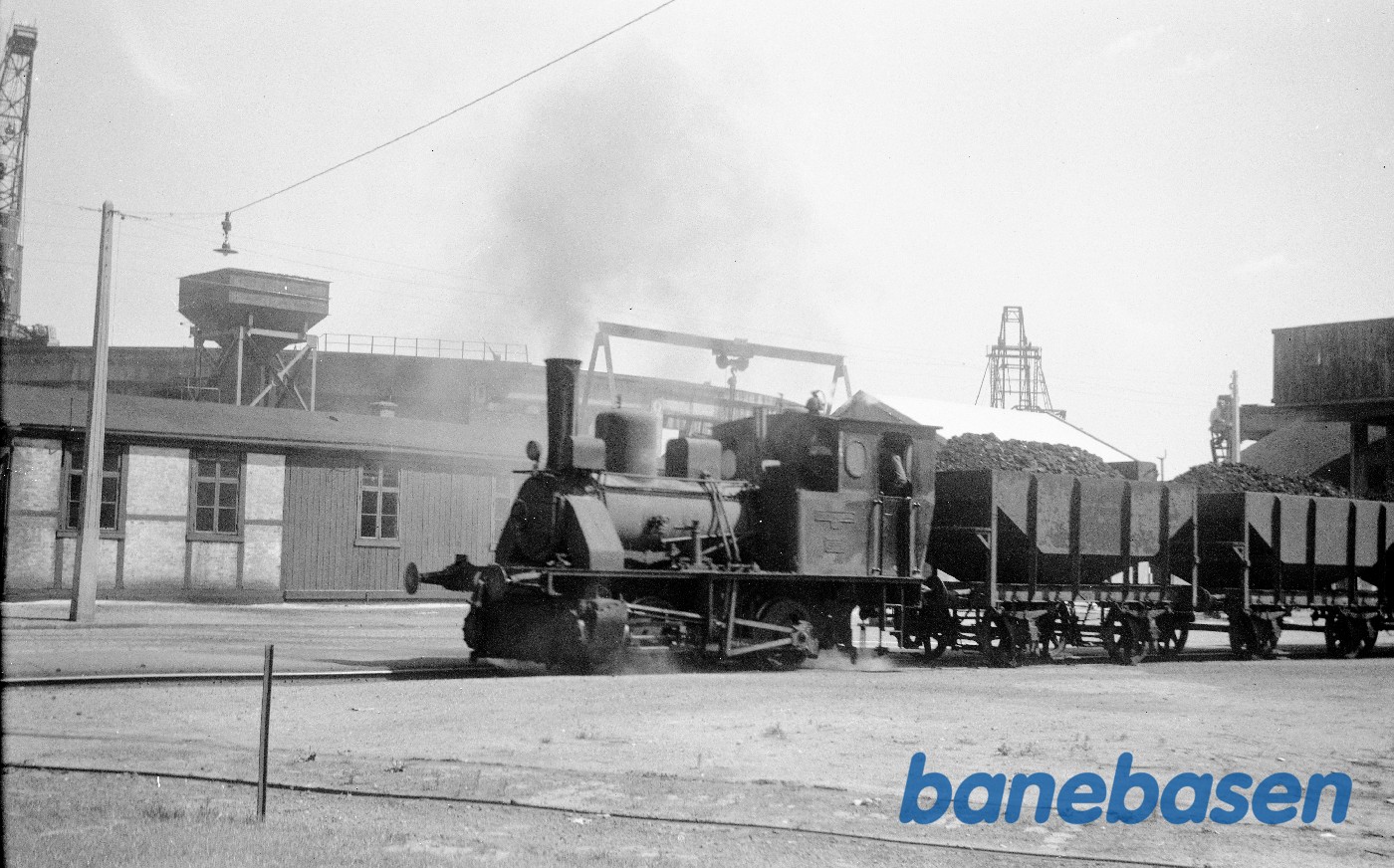 Læsset tog ved Ørstedsværket/Tømmergravsgade Læsset tog ved Ørstedsværket/Tømmergravsgade