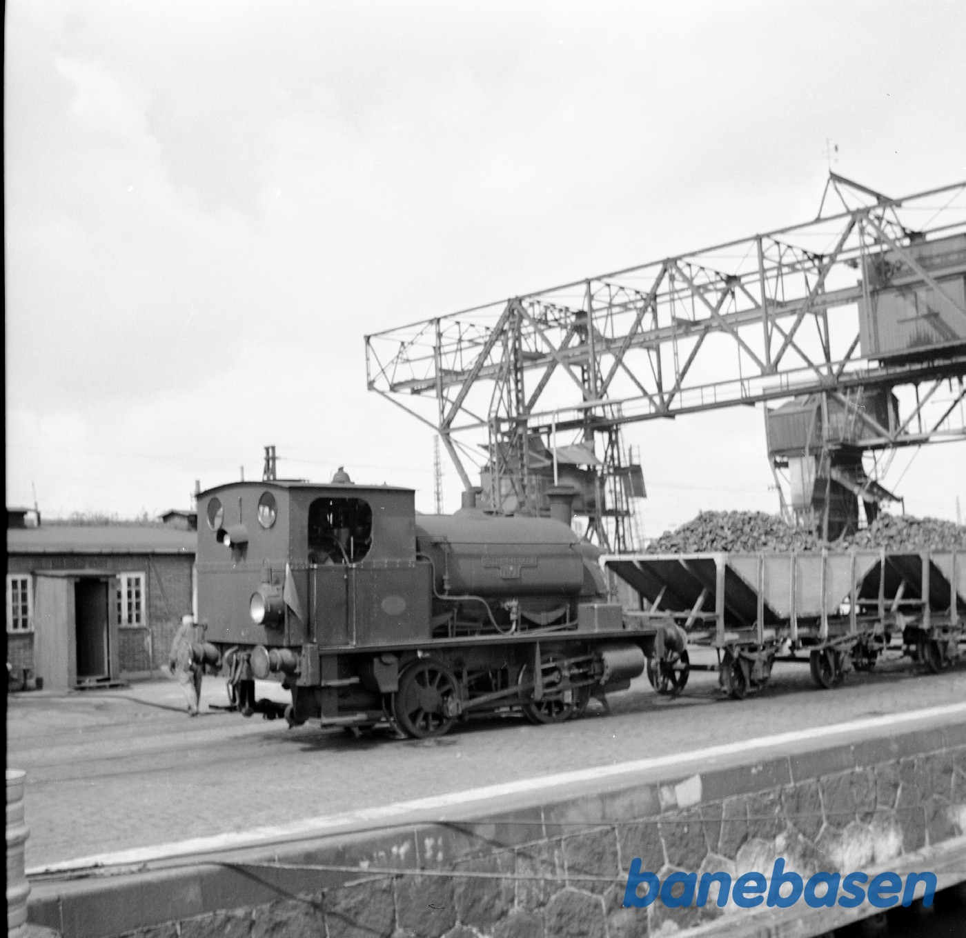 Damplokomotiv + kulvogn Damplokomotiv + kulvogn