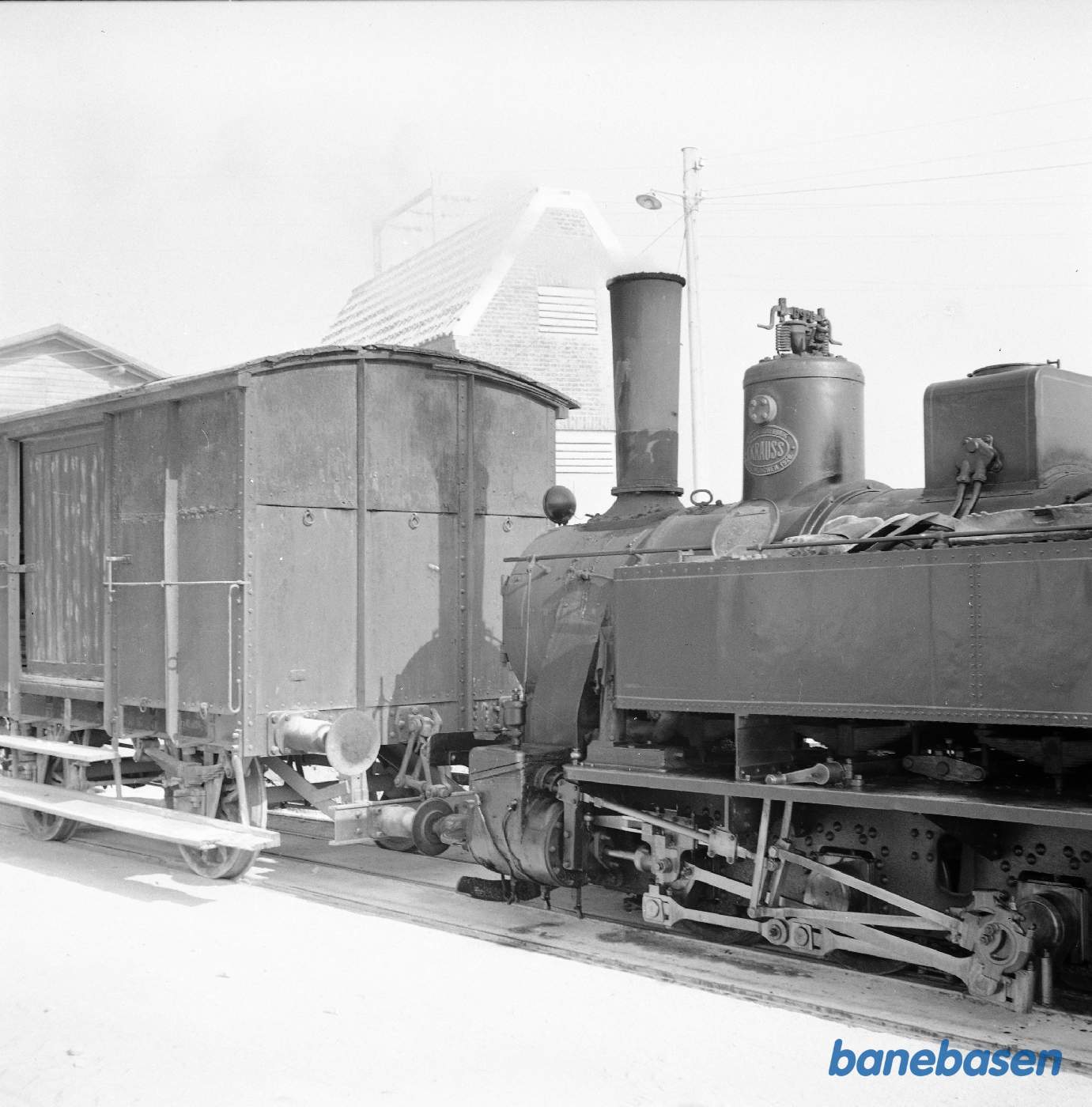 Damplokomotiv nr. 1 + mellemvogn Damplokomotiv nr. 1 + mellemvogn