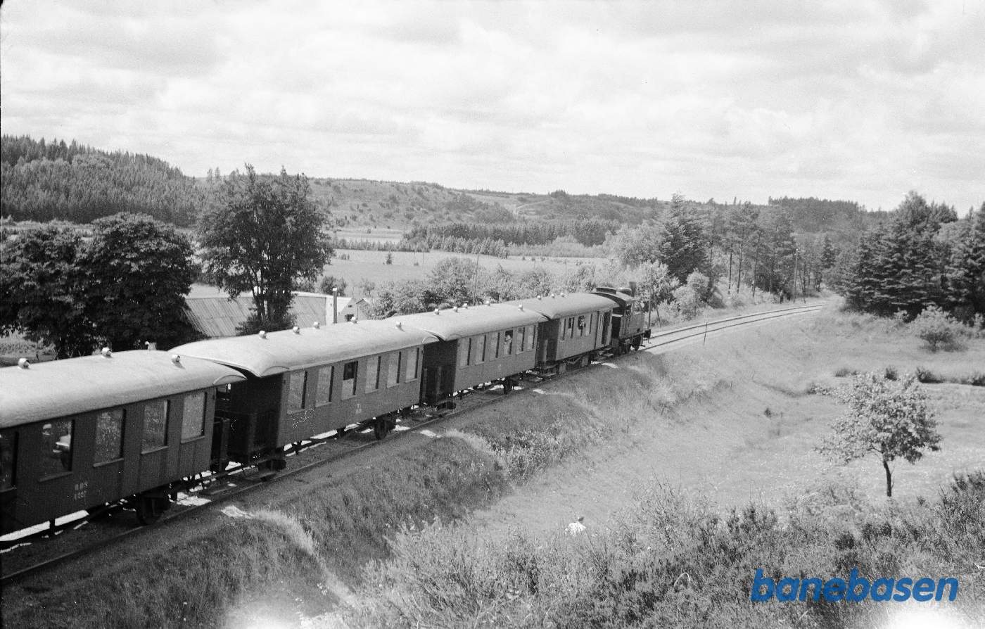 HV L 106 med DJK-udflugtstog