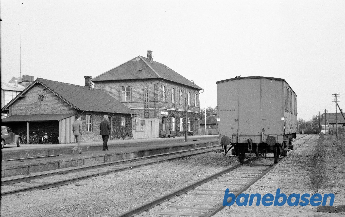 Kværndrup station + specialvogn 520 Kværndrup station + specialvogn 520