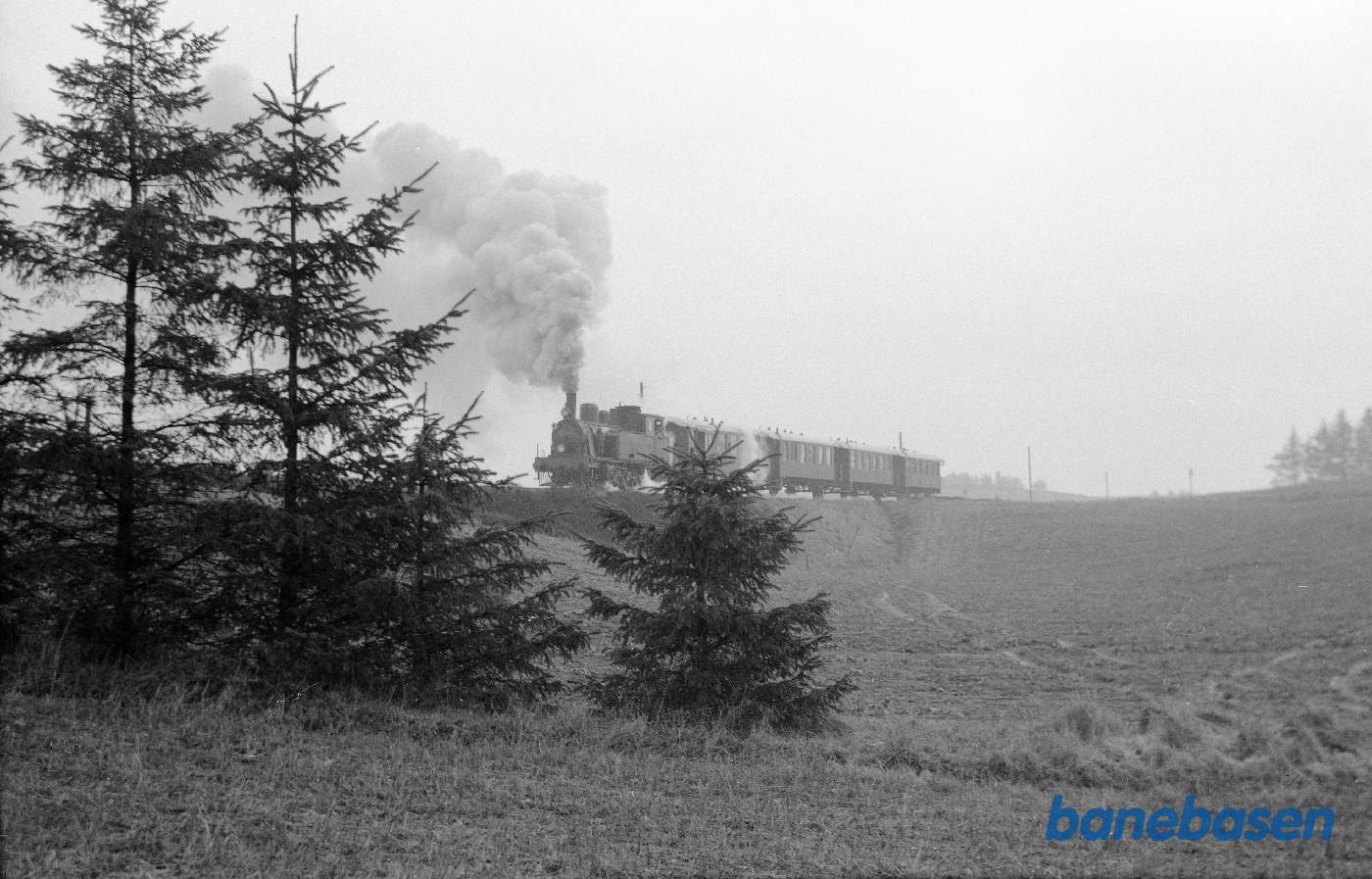 HV L 106 med DJK-udflugtstog