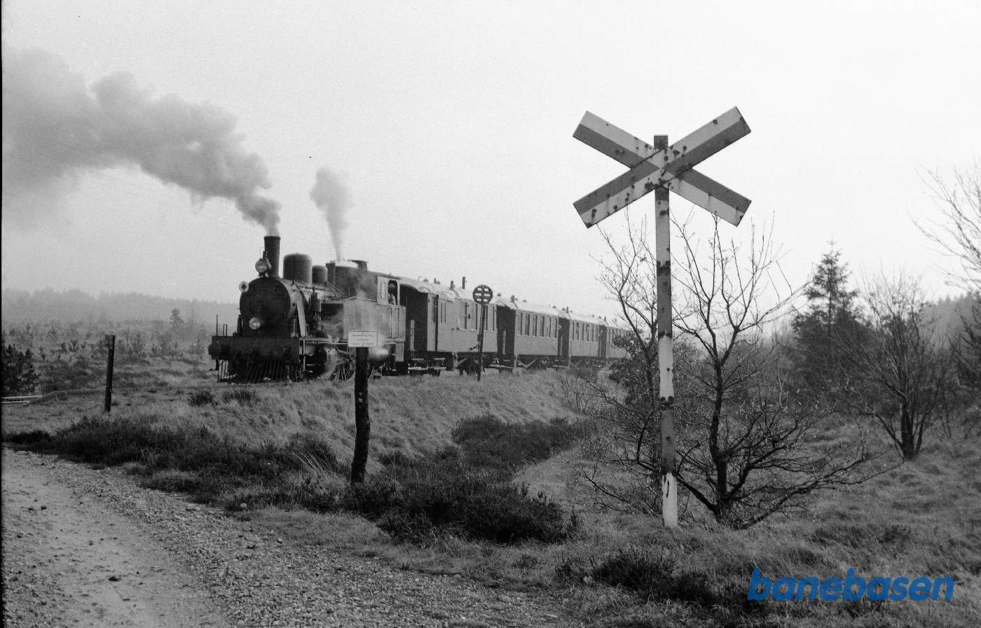 HV L 106 med DJK-udflugtstog