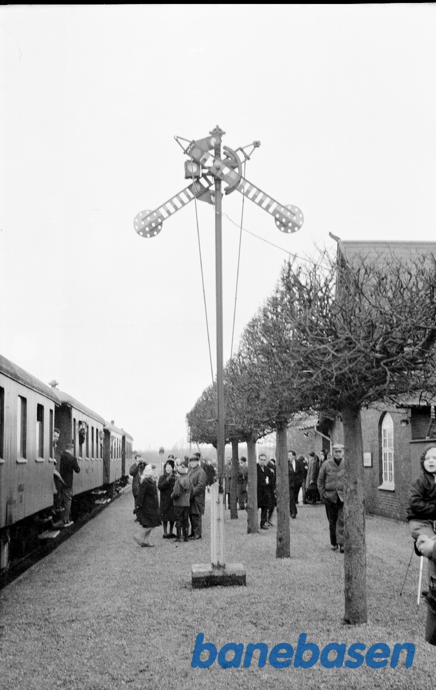 Damplokomotiv nr. 14 med DJK-udflugtstog Damplokomotiv nr. 14 med DJK-udflugtstog