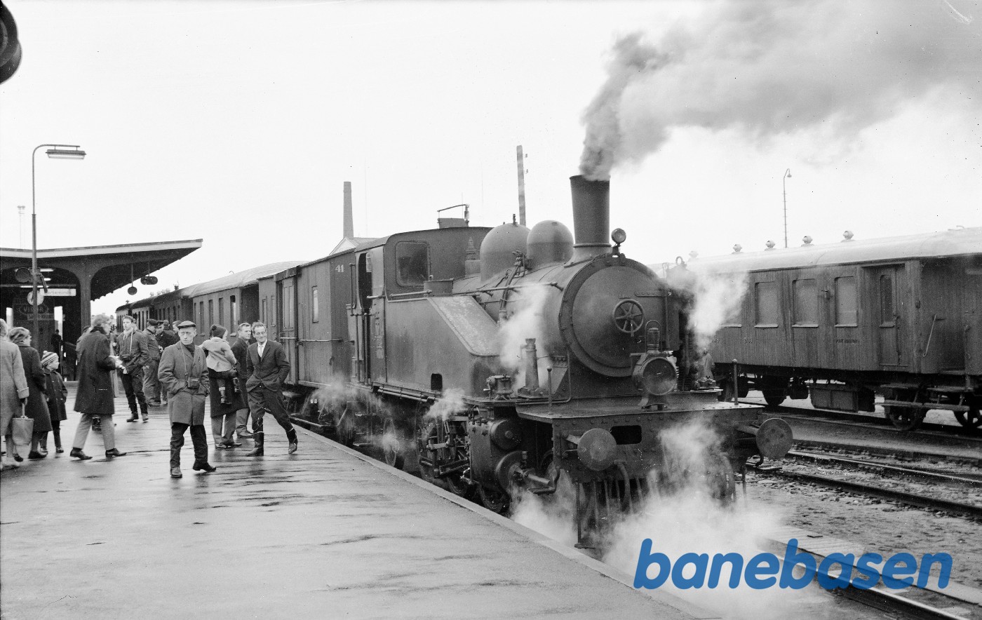 Damplokomotiv nr. 14 med DJK-udflugtstog Damplokomotiv nr. 14 med DJK-udflugtstog