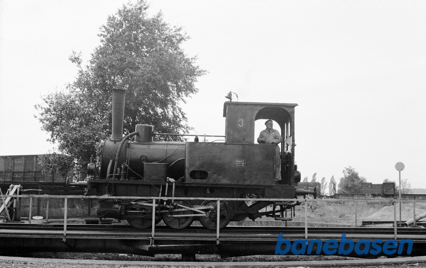 Damplokomotiv ØSJS 3 overtaget af DJK (Guntofte) Damplokomotiv ØSJS 3 overtaget af DJK (Guntofte)