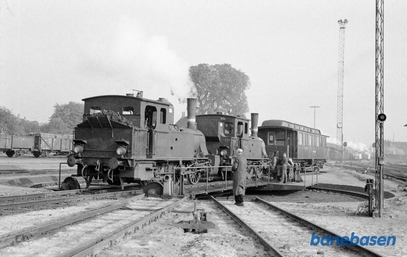 F ? + F 492 + HHGB A 1 (på vej til Klampenborg) F ? + F 492 + HHGB A 1 (på vej til Klampenborg)