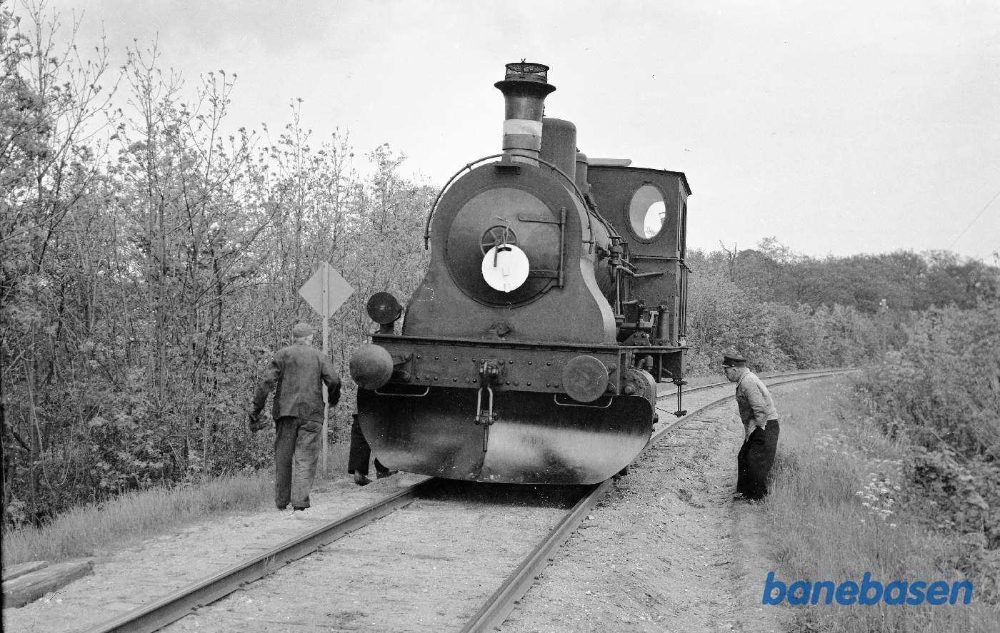 Damplokomotiv ved indkørsel fra SNNB Damplokomotiv ved indkørsel fra SNNB