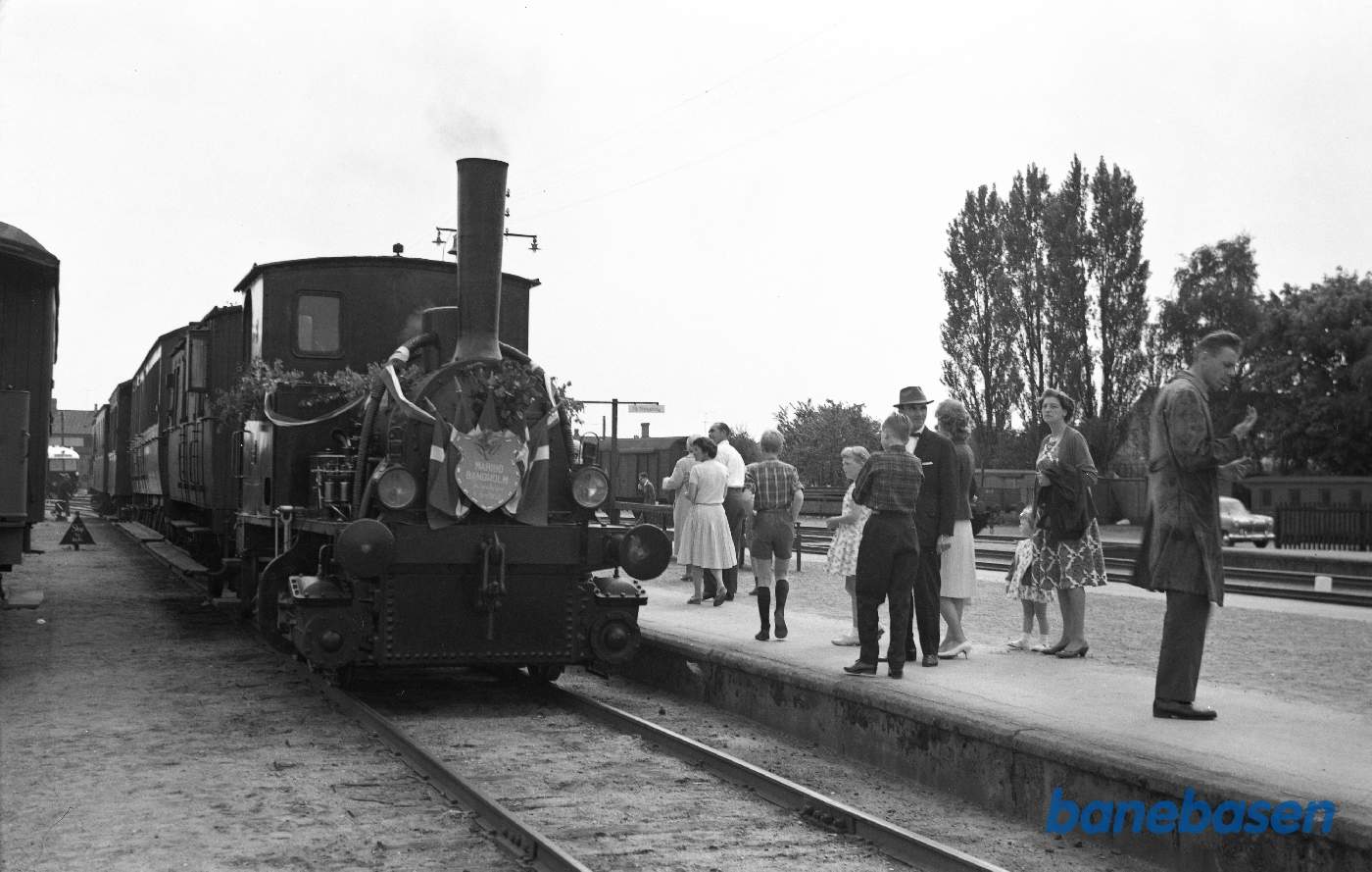 ØSJS nr. 3 med indvielsestog Maribo-Bandholm