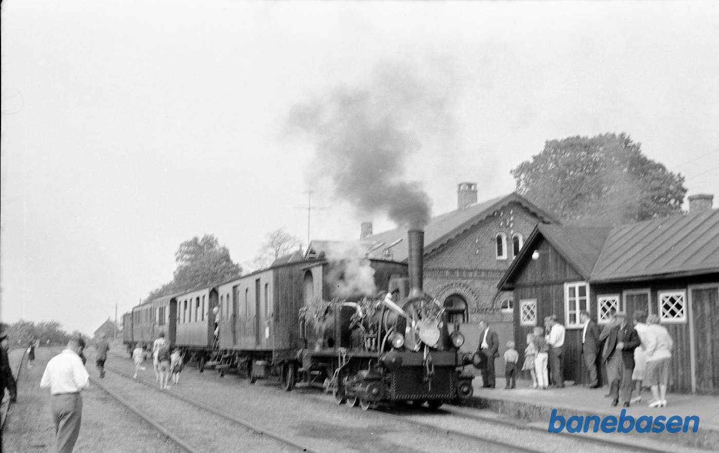 ØSJS nr. 3 med indvielsestog Maribo-Bandholm