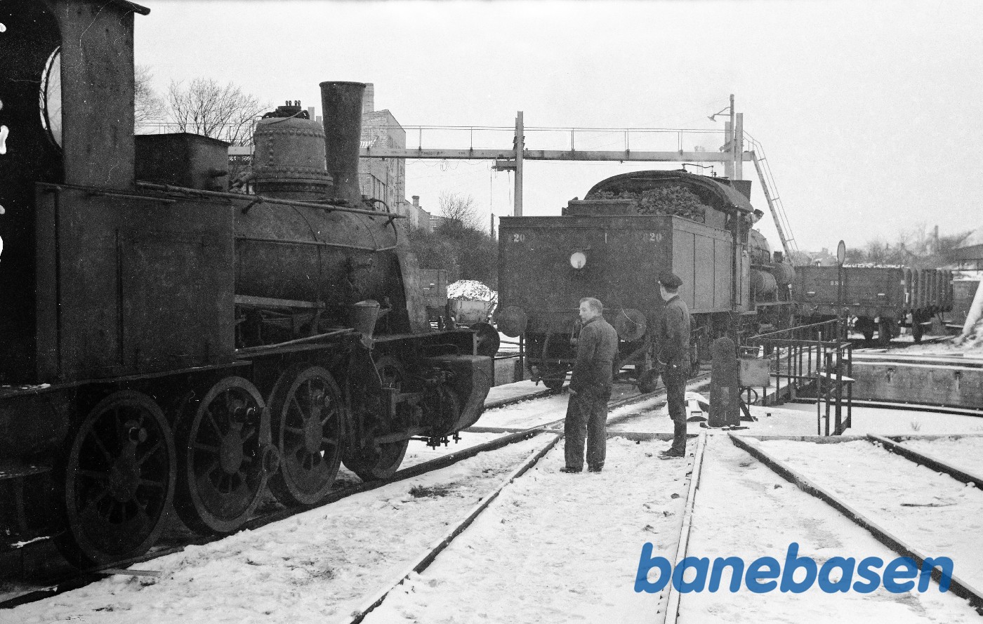 Damplokomotiv ØSJS 6 (+ DSB D 820) Damplokomotiv ØSJS 6 (+ DSB D 820)