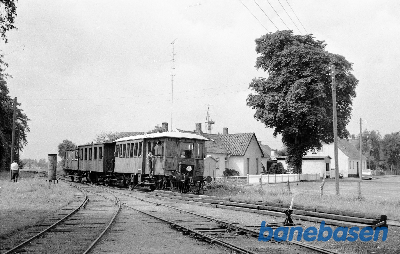 LB M 1 + NPMB C 31 + HHJ D 32 LB M 1 + NPMB C 31 + HHJ D 32