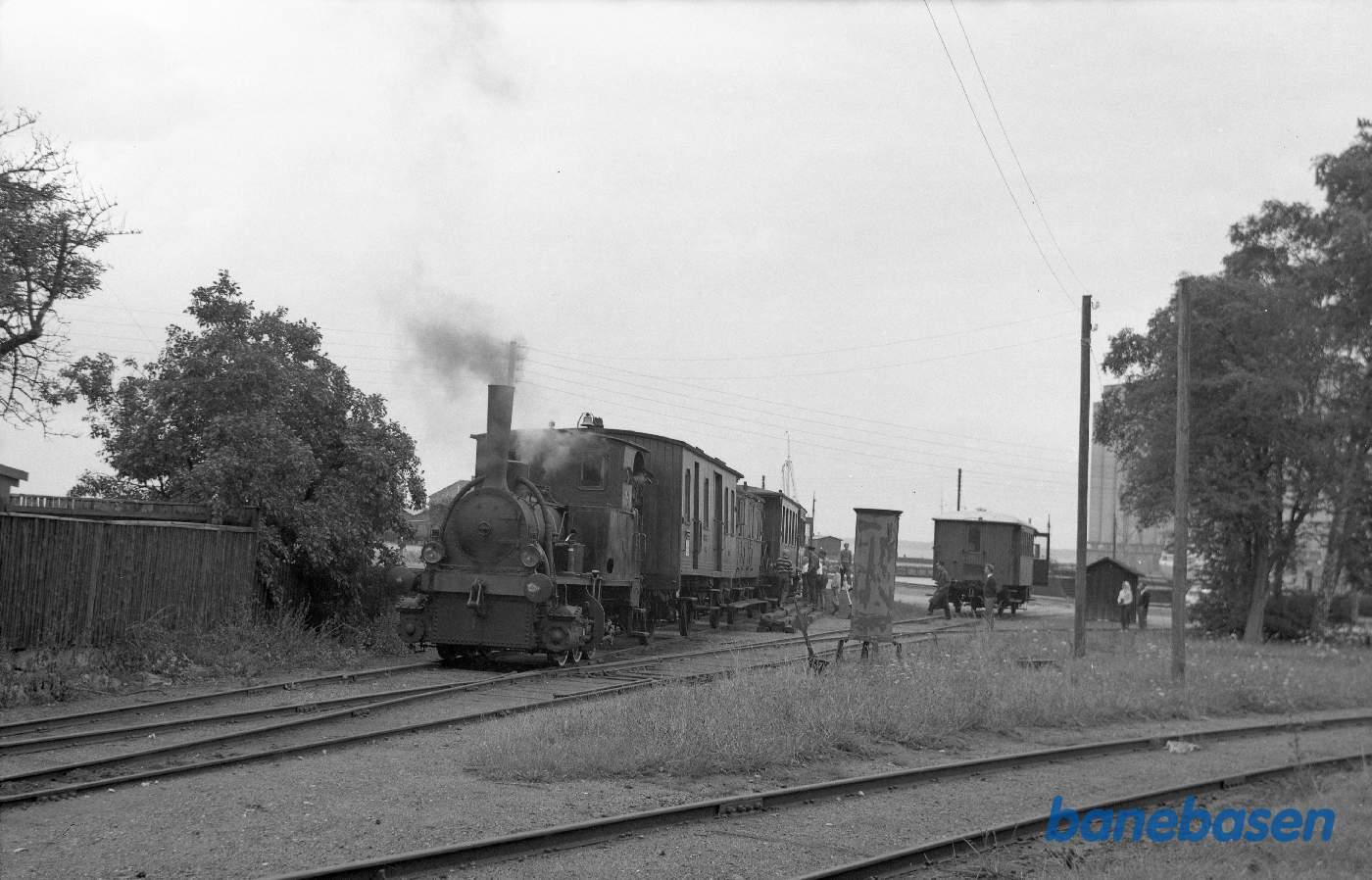 ØSJS nr. 3 med veterantog på havnen ØSJS nr. 3 med veterantog på havnen