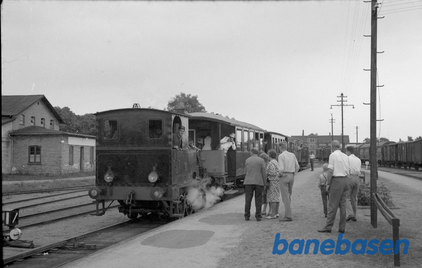 ØSJS nr. 3 med veterantog ØSJS nr. 3 med veterantog