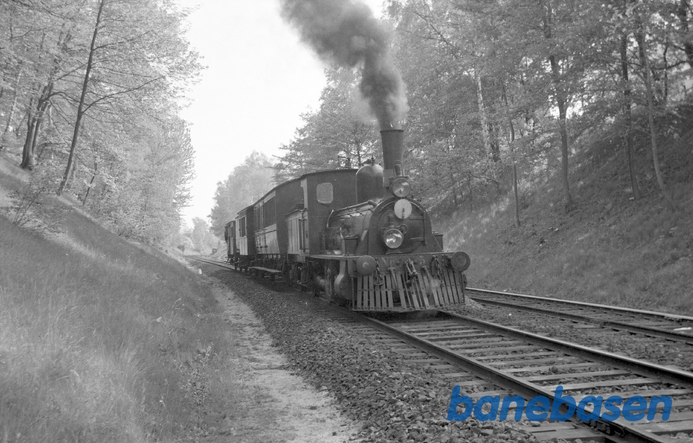 OHJ nr. 5 + NFJ A 7 + GDS C 40 + ZB 99571 + HHGB D 1, kort efter Helsingør OHJ nr. 5 + NFJ A 7 + GDS C 40 + ZB 99571 + HHGB D 1, kort efter Helsingør