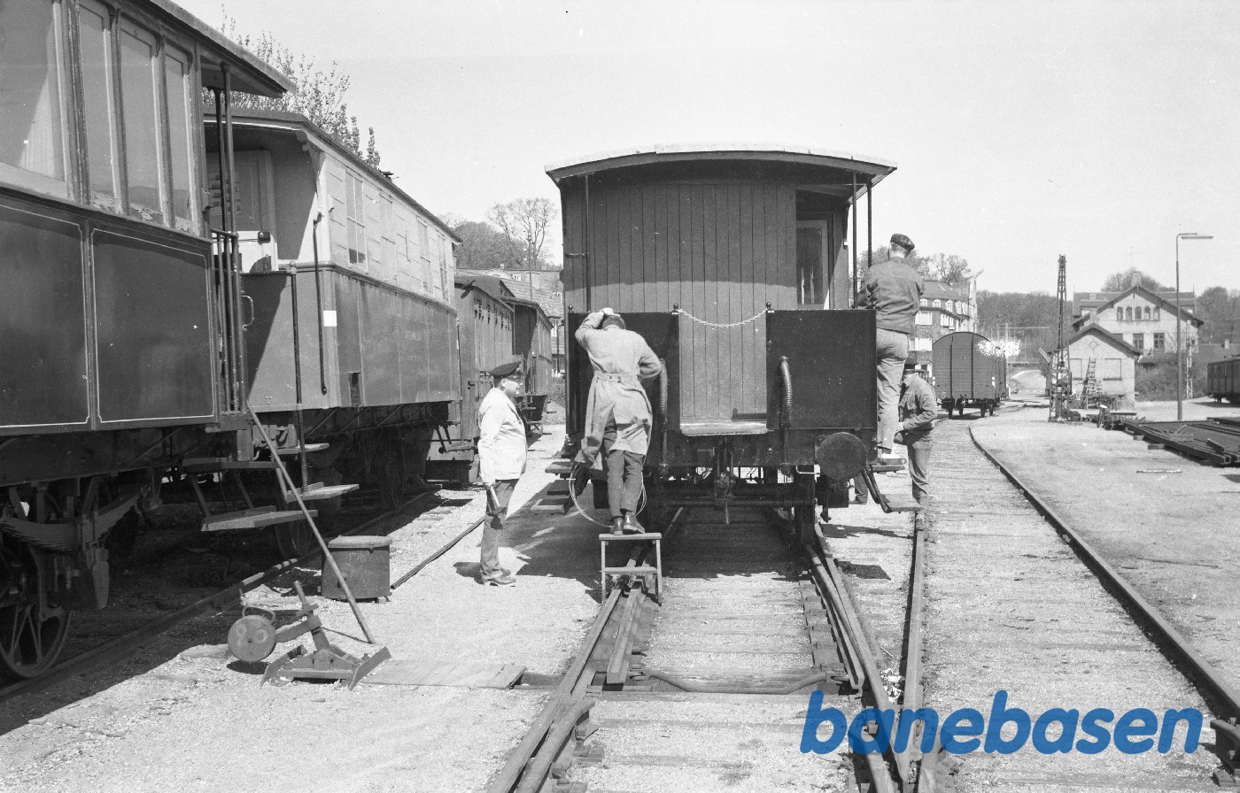 Post-og rejsegodsvogn HHGB D 1 under istandsættelse Post-og rejsegodsvogn HHGB D 1 under istandsættelse