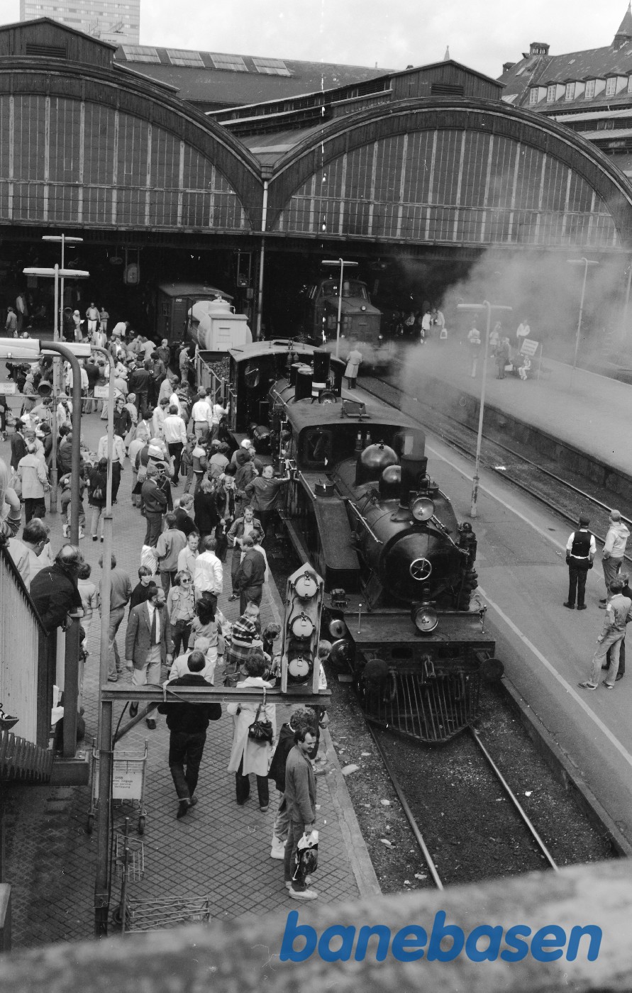 OKMJ nr. 14 + ØSJS nr. 7 med veterantog OKMJ nr. 14 + ØSJS nr. 7 med veterantog