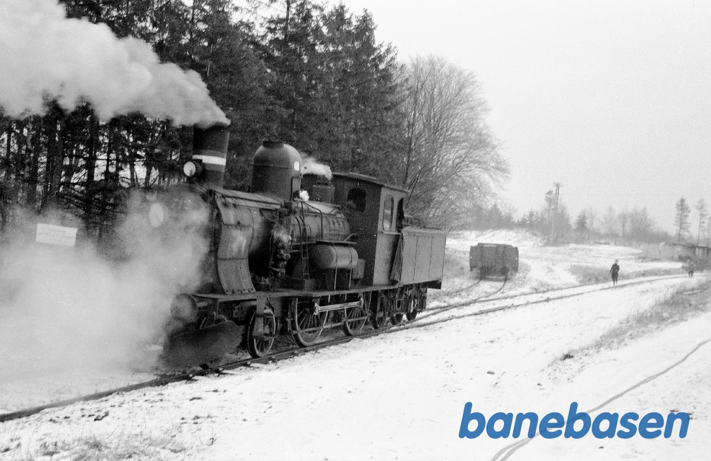 Damplokomotiv C 712 rangerer ved Avnsøgård sidespor Damplokomotiv C 712 rangerer ved Avnsøgård sidespor