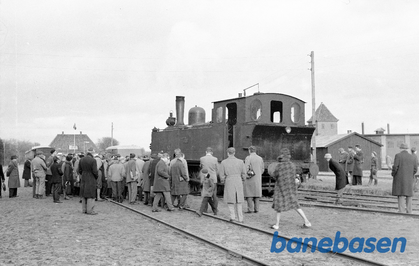 Damplokomotiv nr. 11 afsporet på forbindelsessporet mellem GDS og HHGB Damplokomotiv nr. 11 afsporet på forbindelsessporet mellem GDS og HHGB