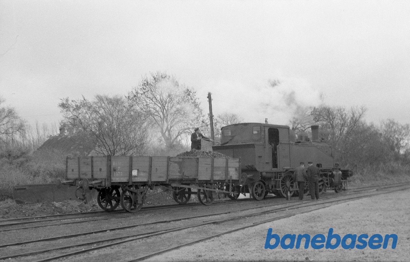 Damplokomotiv nr. 14 + åben godsvogn PA 1575 Damplokomotiv nr. 14 + åben godsvogn PA 1575