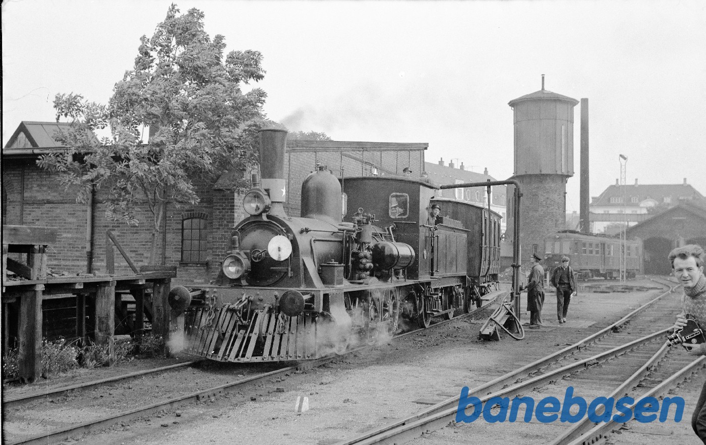 OHJ nr. 5 + ØSJS D 11 på vej fra Høng til Maribo OHJ nr. 5 + ØSJS D 11 på vej fra Høng til Maribo