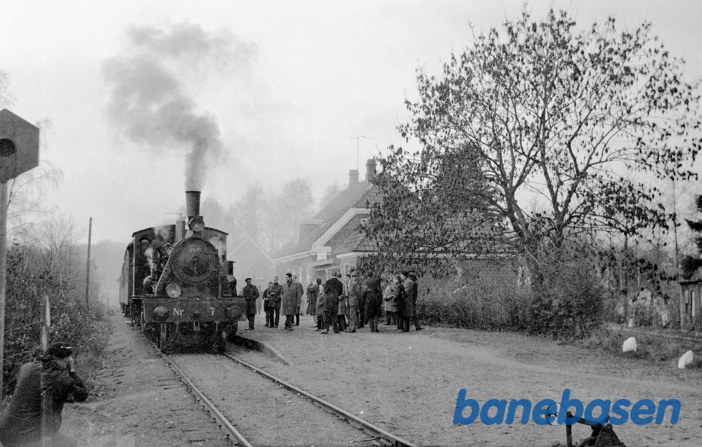 ØSJS nr. 7 med udflugtstog på KRB ØSJS nr. 7 med udflugtstog på KRB