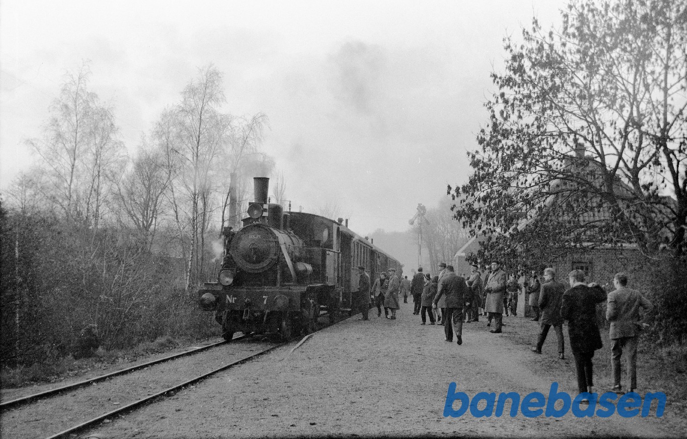 ØSJS nr. 7 med udflugtstog på KRB ØSJS nr. 7 med udflugtstog på KRB