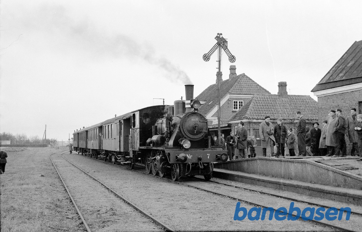 ØSJS nr. 7 med udflugtstog på KRB ØSJS nr. 7 med udflugtstog på KRB