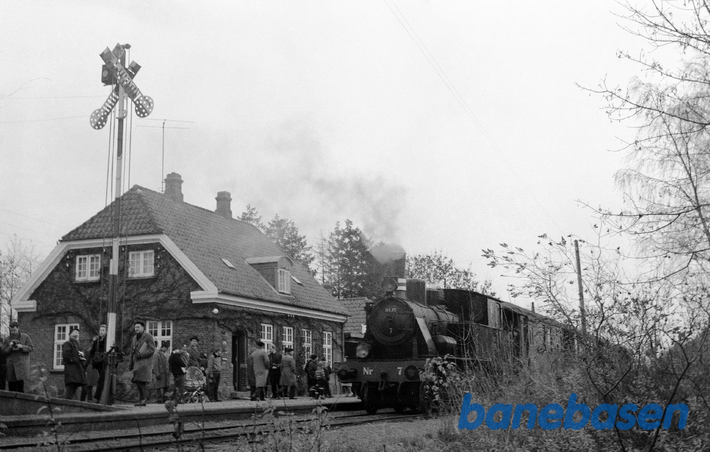 ØSJS nr. 7 med udflugtstog på KRB ØSJS nr. 7 med udflugtstog på KRB