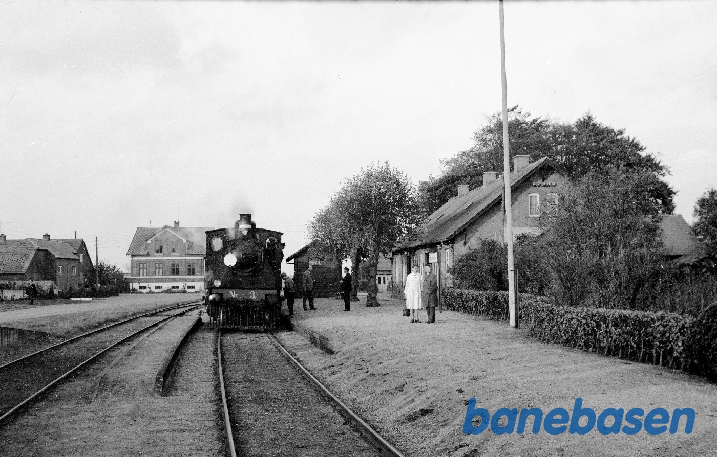 Damplokomotiv nr. 3 med udflugtstog for DJK Damplokomotiv nr. 3 med udflugtstog for DJK