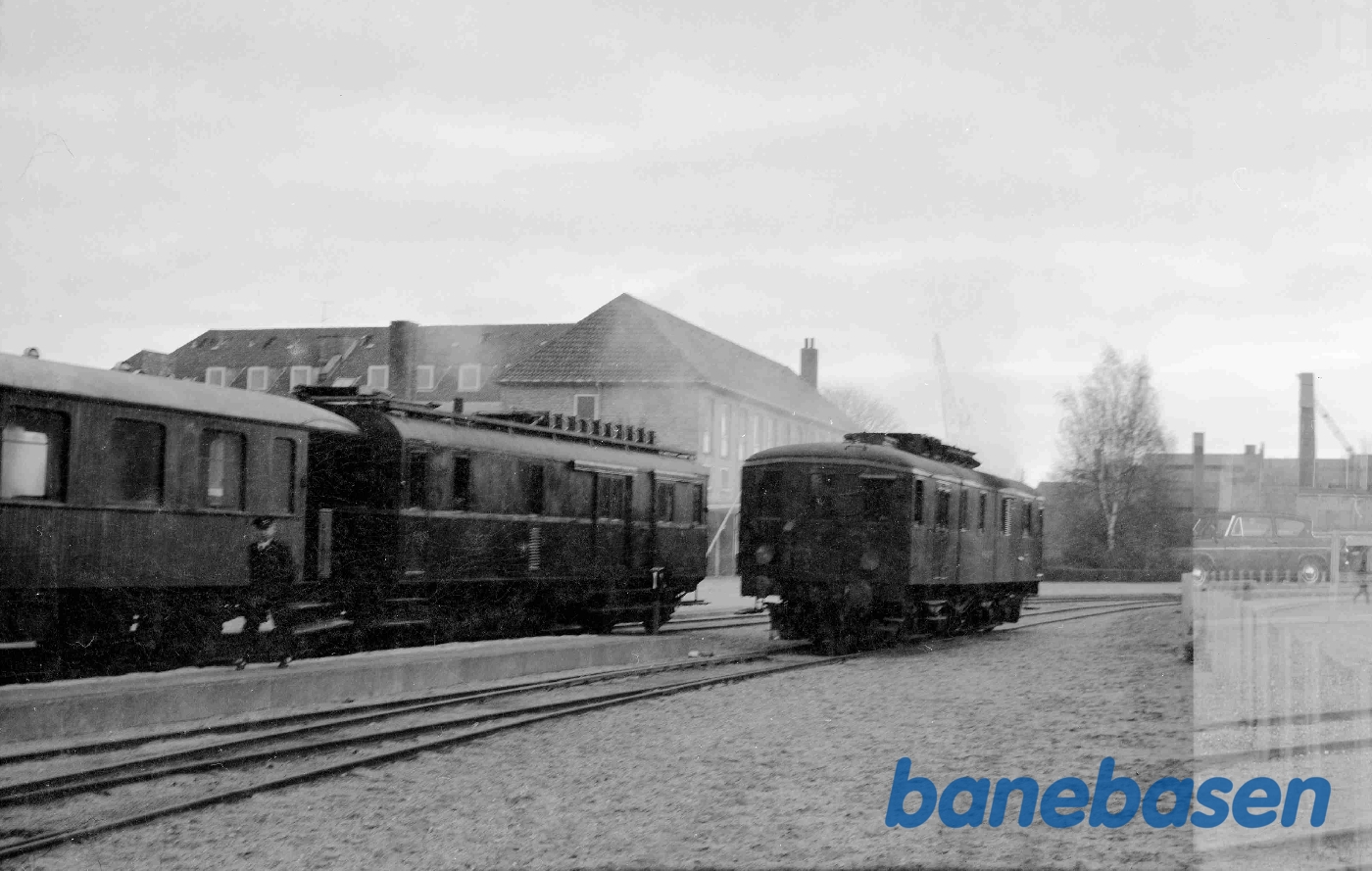 M 1 og M 2 rangerer i.f.m. DJK udflugtstog M 1 og M 2 rangerer i.f.m. DJK udflugtstog