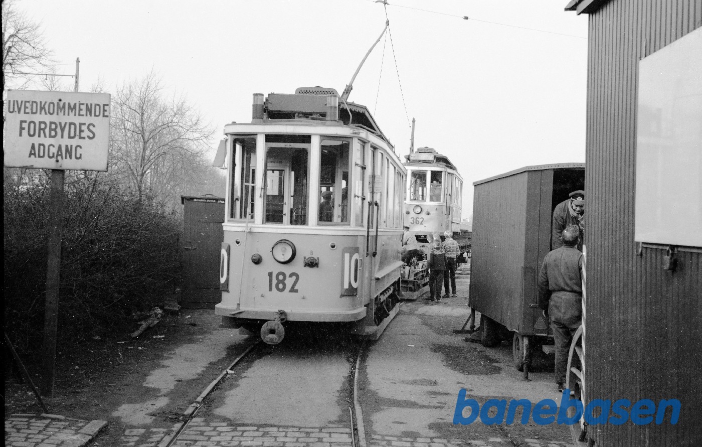 Læsning af KS motorvogn 362 for trsp. til Vejle i bytte for VVGJ C 23 Læsning af KS motorvogn 362 for trsp. til Vejle i bytte for VVGJ C 23