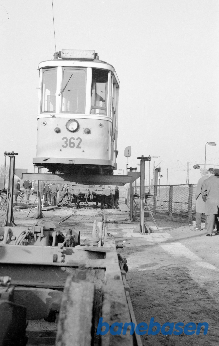 Læsning af KS motorvogn 362 for trsp. til Vejle i bytte for VVGJ C 23 Læsning af KS motorvogn 362 for trsp. til Vejle i bytte for VVGJ C 23