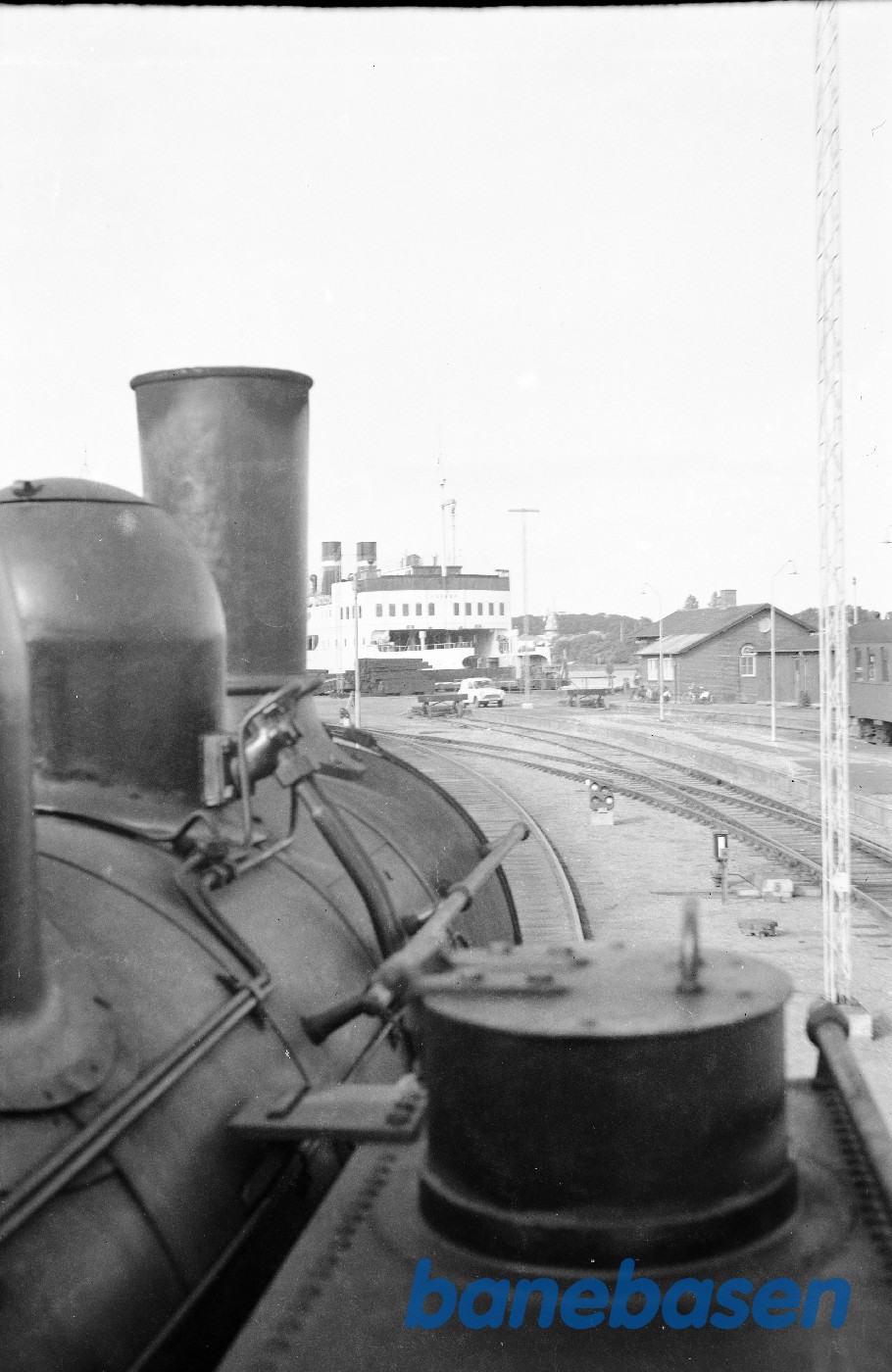 OKMJ 14 på vej ombord på M/F Fyn, undervejs fra Odense til Maribo OKMJ 14 på vej ombord på M/F Fyn, undervejs fra Odense til Maribo