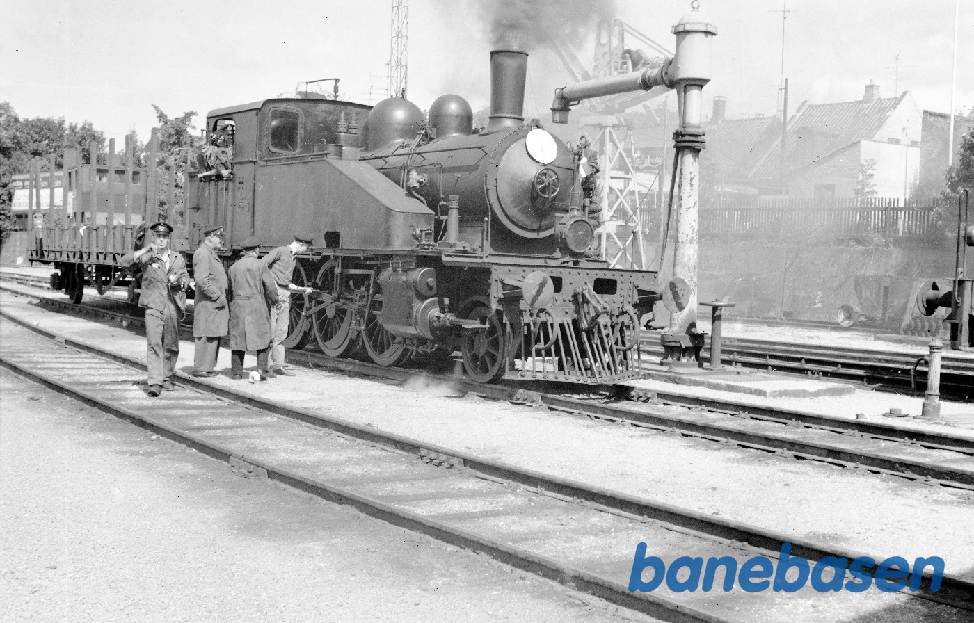 Damplokomotiv OKMJ 14, undervejs fra Odense til Maribo Damplokomotiv OKMJ 14, undervejs fra Odense til Maribo