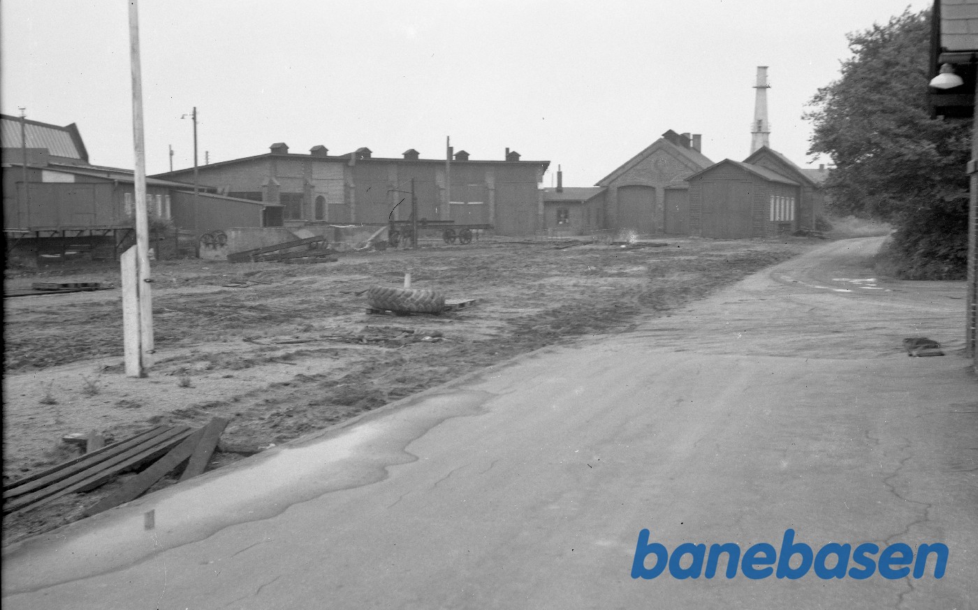 Remise og værksted, efter banens nedlæggelse Remise og værksted, efter banens nedlæggelse