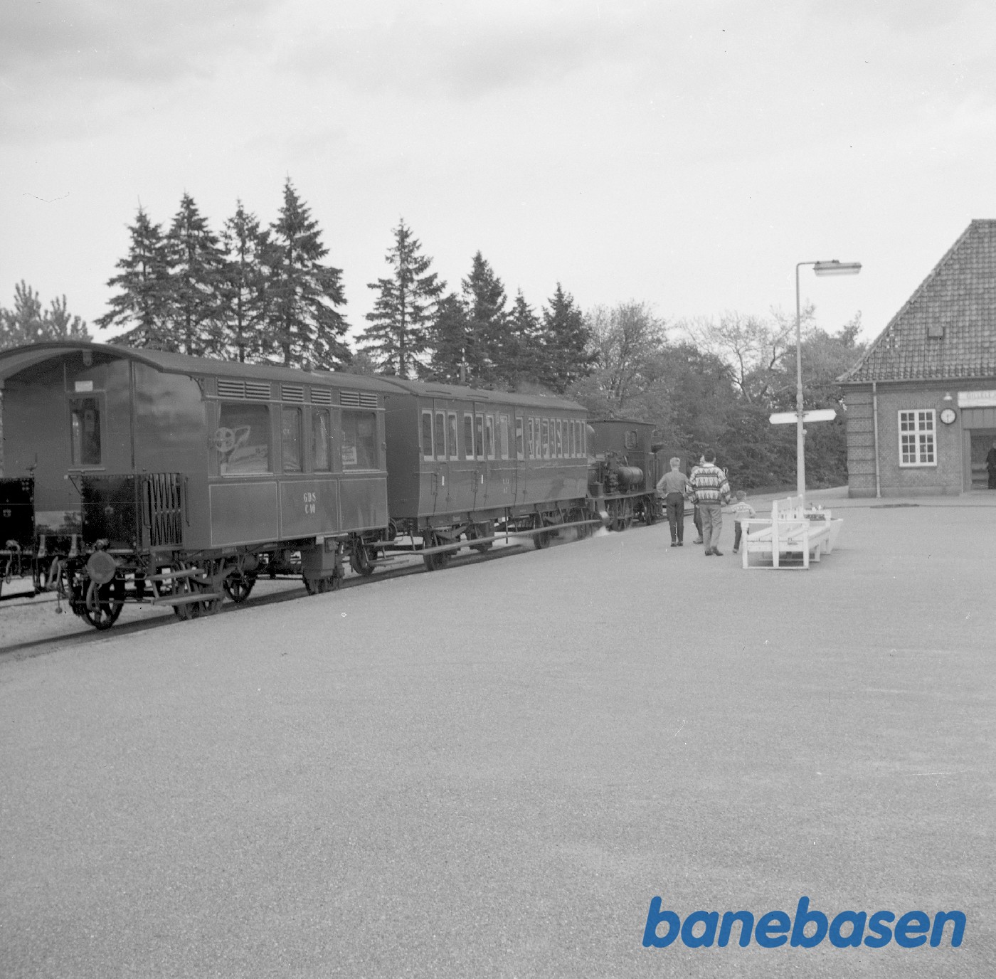 OHJ nr. 5 med udflugtstog OHJ nr. 5 med udflugtstog