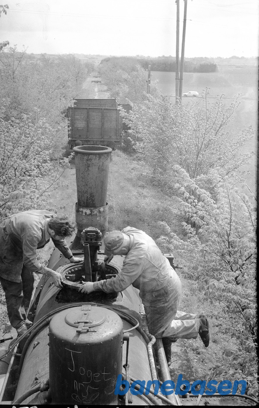 Afhentning af reservedele fra ØSJS nr. 5 hos Ringsted Jernhandel Afhentning af reservedele fra ØSJS nr. 5 hos Ringsted Jernhandel